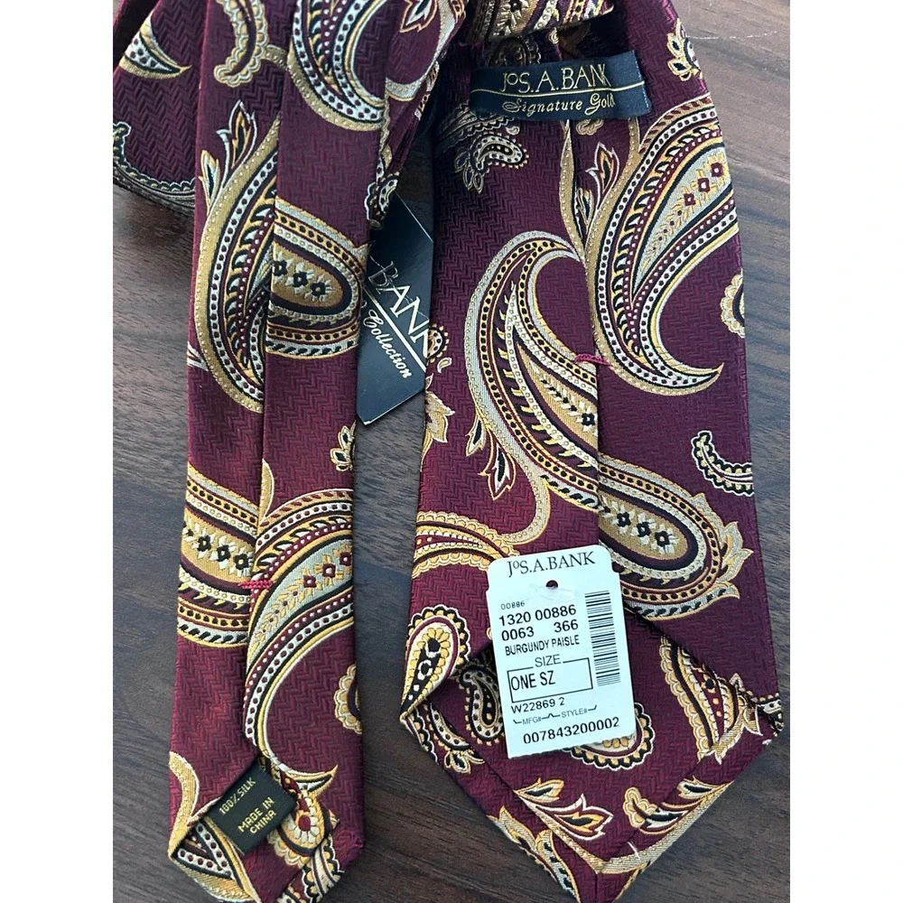 Jos. A.‎ Bank Signature Gold Burgundy Paisley 100% Silk Mens Necktie W22869-2